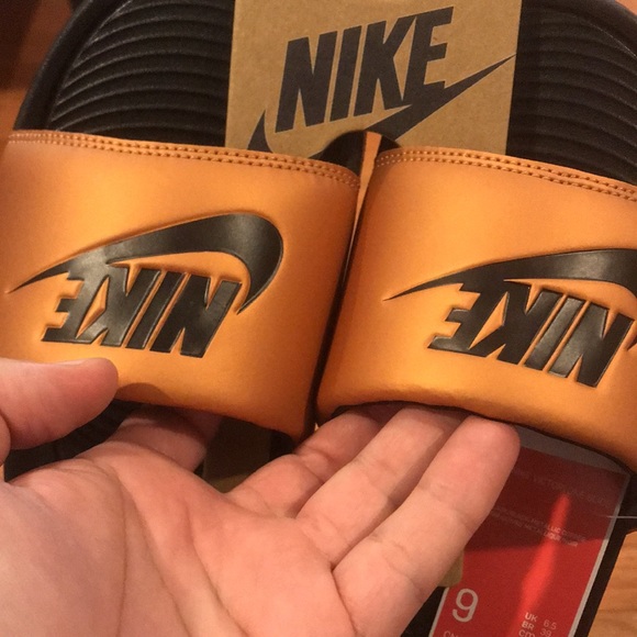 Nike Sandals Size 9 Womens - Picture 3 of 5